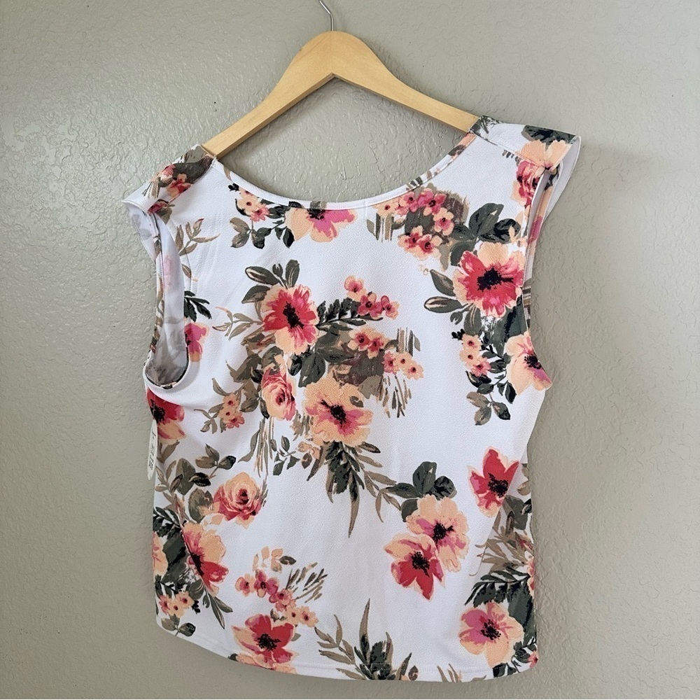 Floral Ruffle Top - Picture 2 of 4